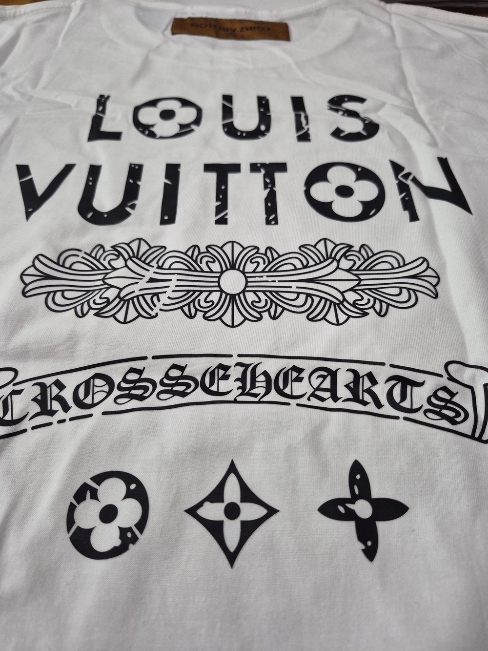 Louis Vuitton White Logo Short-Sleeve Men's T-Shirt - Picture 3 of 7